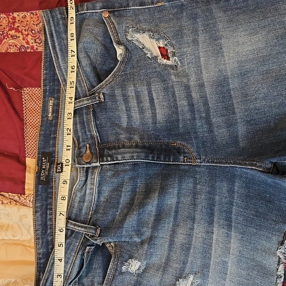 Judy Blue Distressed Blue Jeans with Red Details 3xl - Picture 4 of 8
